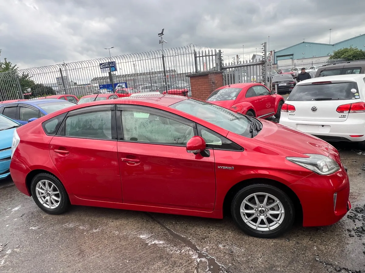 2013 Toyota Prius 1.8 Hybrid Automatic - Image 4