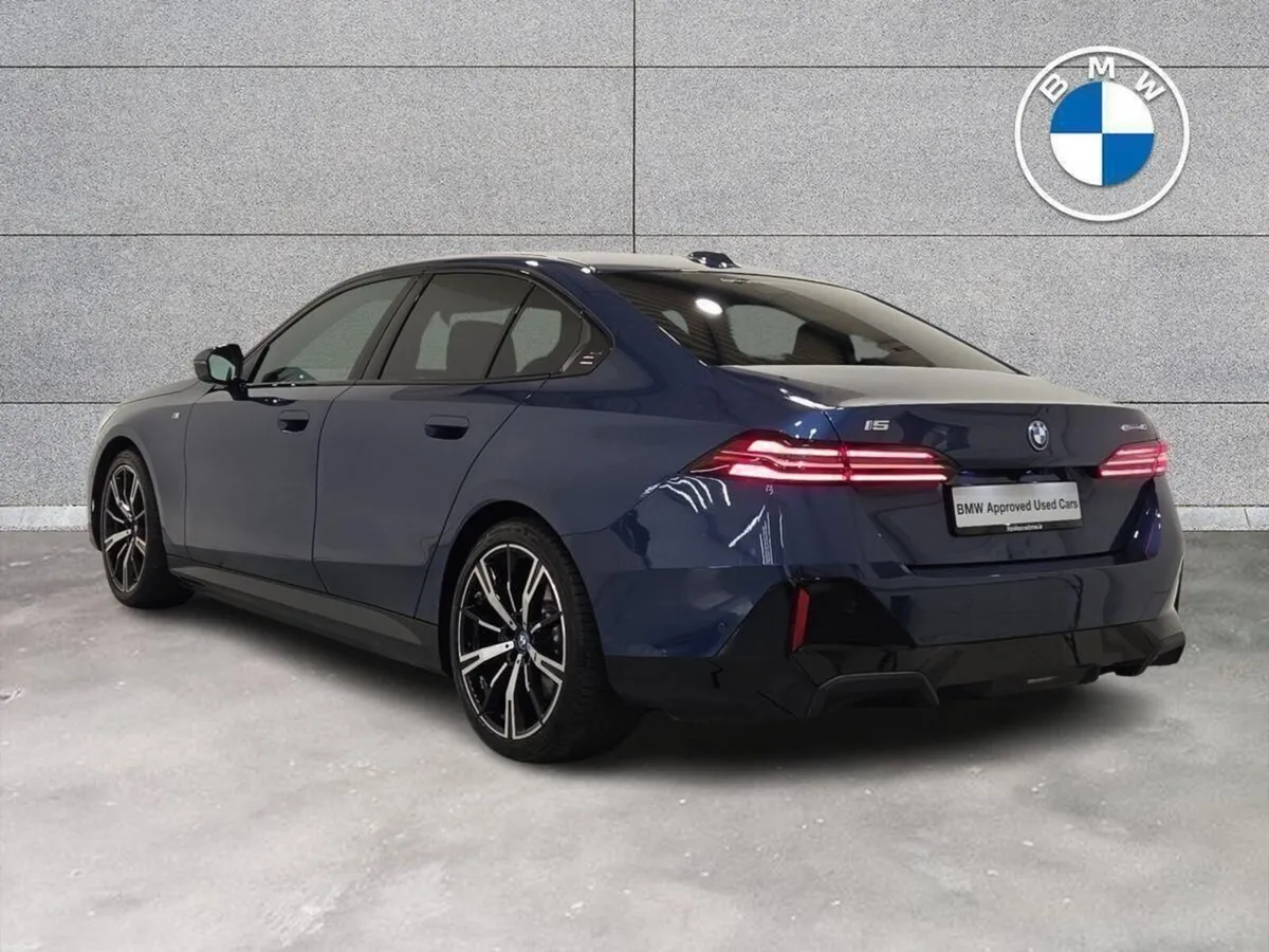 BMW i5 eDrive40 M Sport Saloon - Image 3