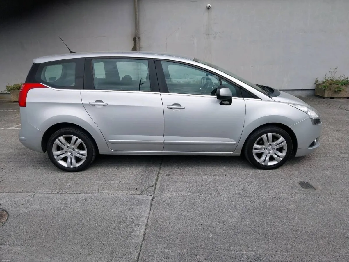 Peugeot 5008, NEW NCT 12/26. 7 seats - Image 2