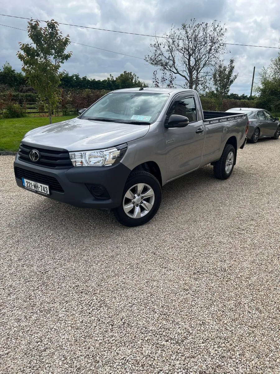 Toyota single cab hi lux - Image 1