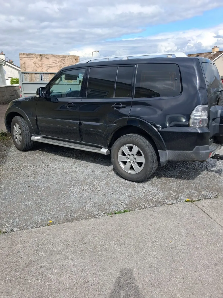 Mitsubishi Pajero 2010 - Image 1