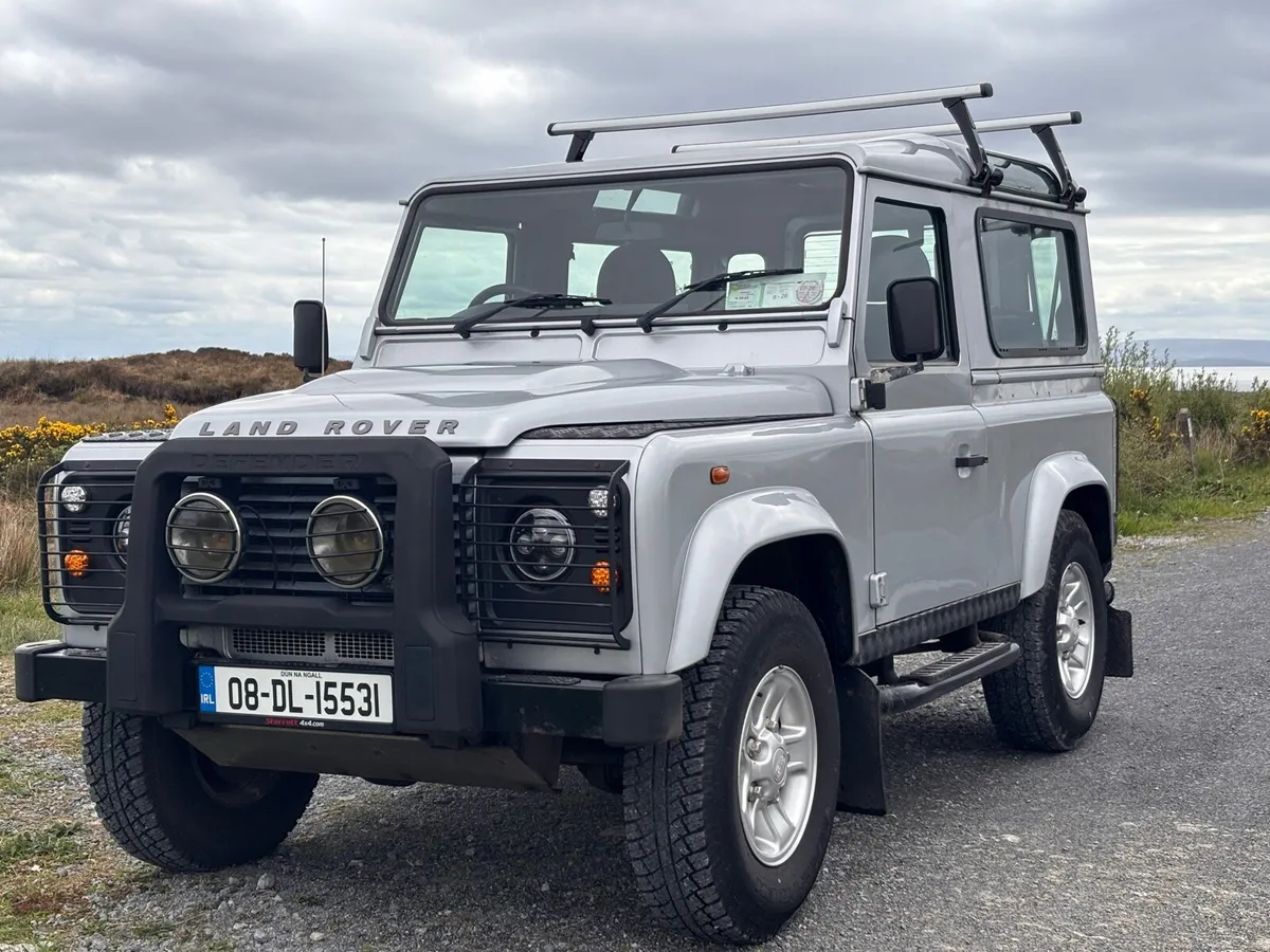 Land Rover Defender Puma 2008 - Image 1