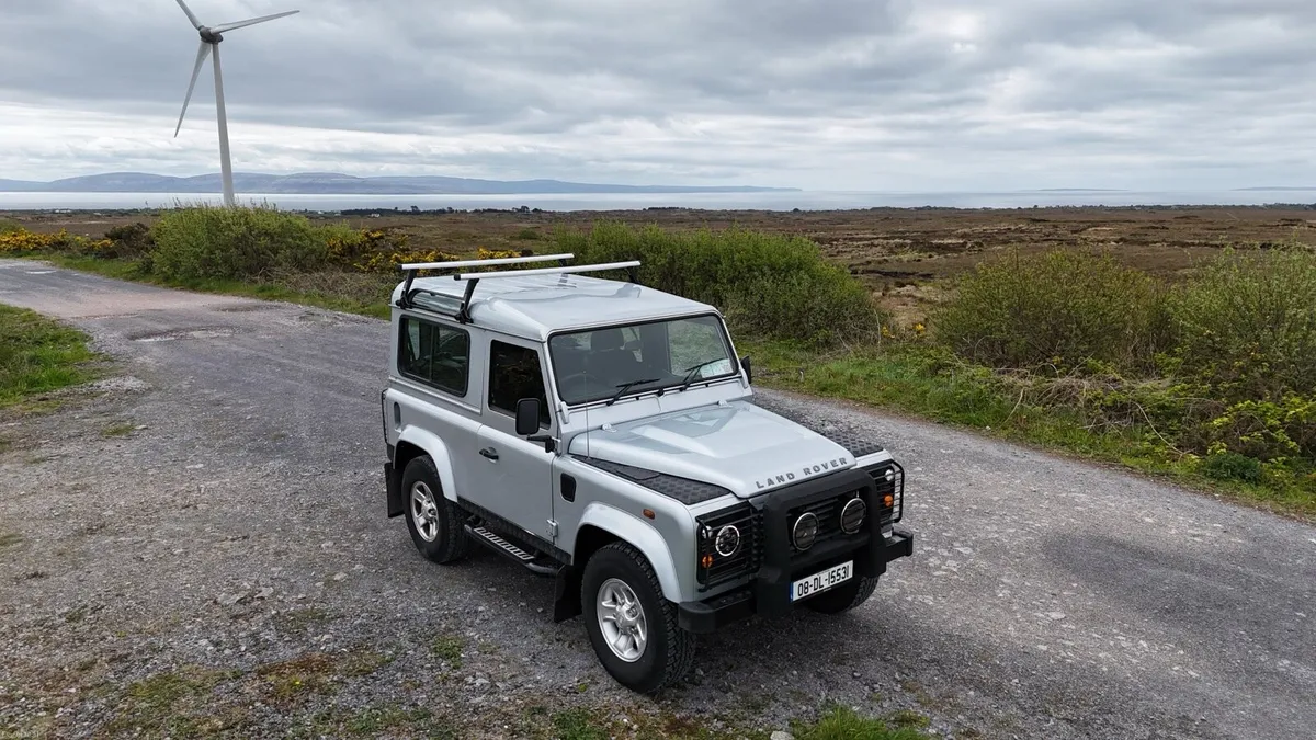 Land Rover Defender Puma 2008 - Image 3