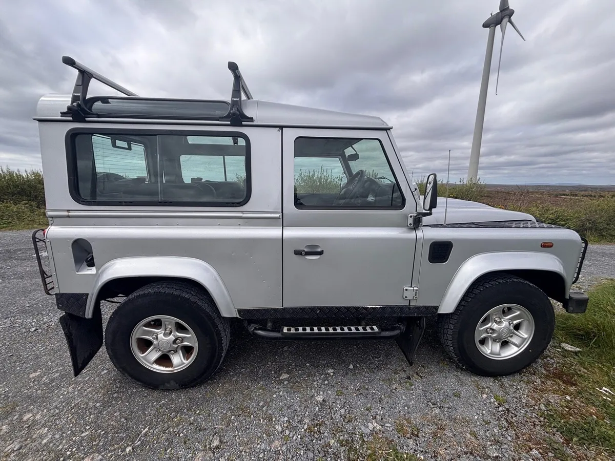 Land Rover Defender Puma 2008 - Image 4