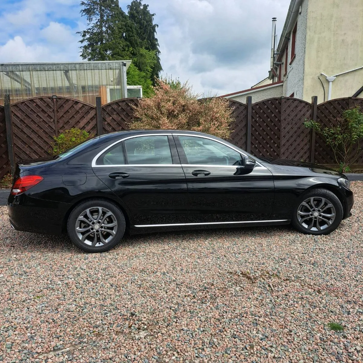 Mercedes-Benz C-180 Automatic - Image 2