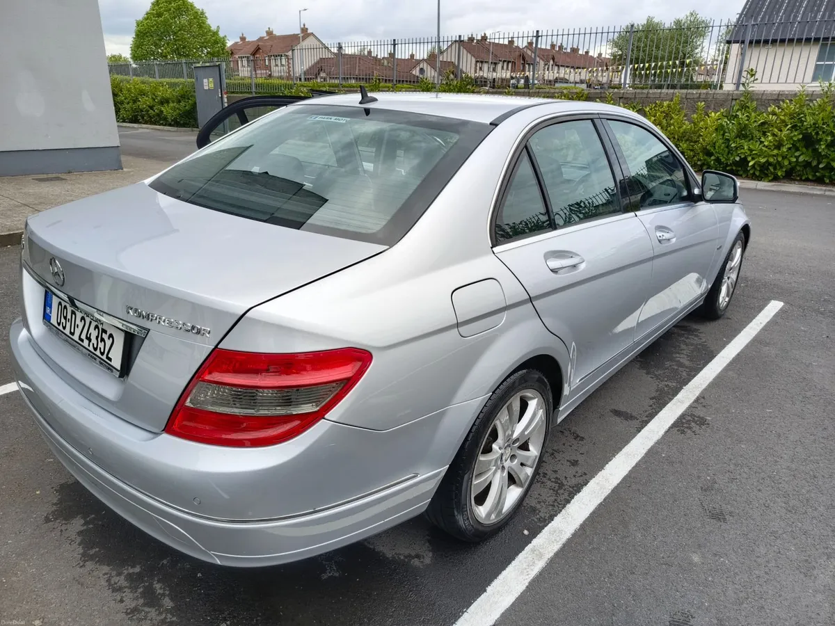 Mercedes-Benz C-Class 2009 - Image 4
