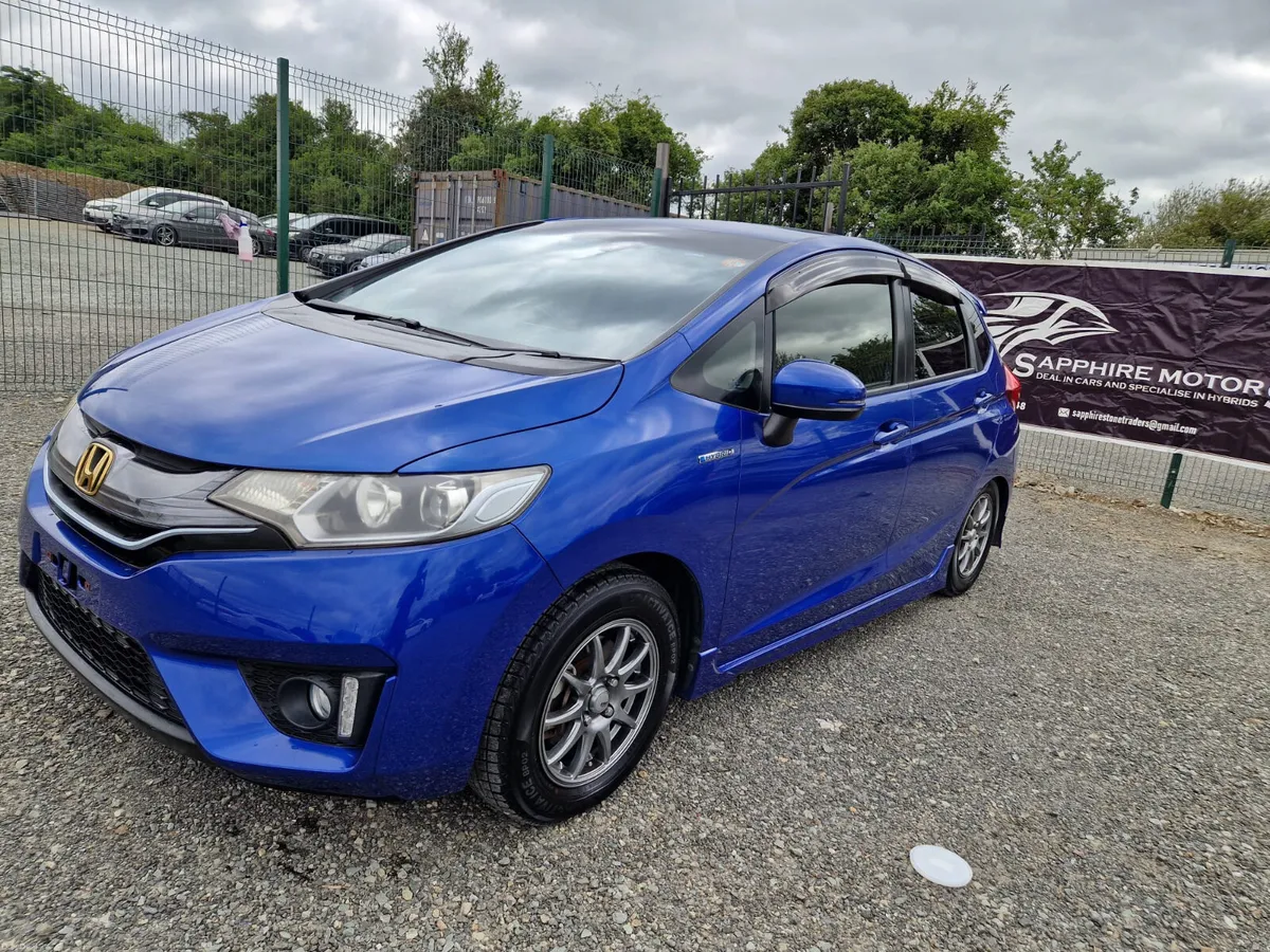 Honda Fit 2015 - Image 2