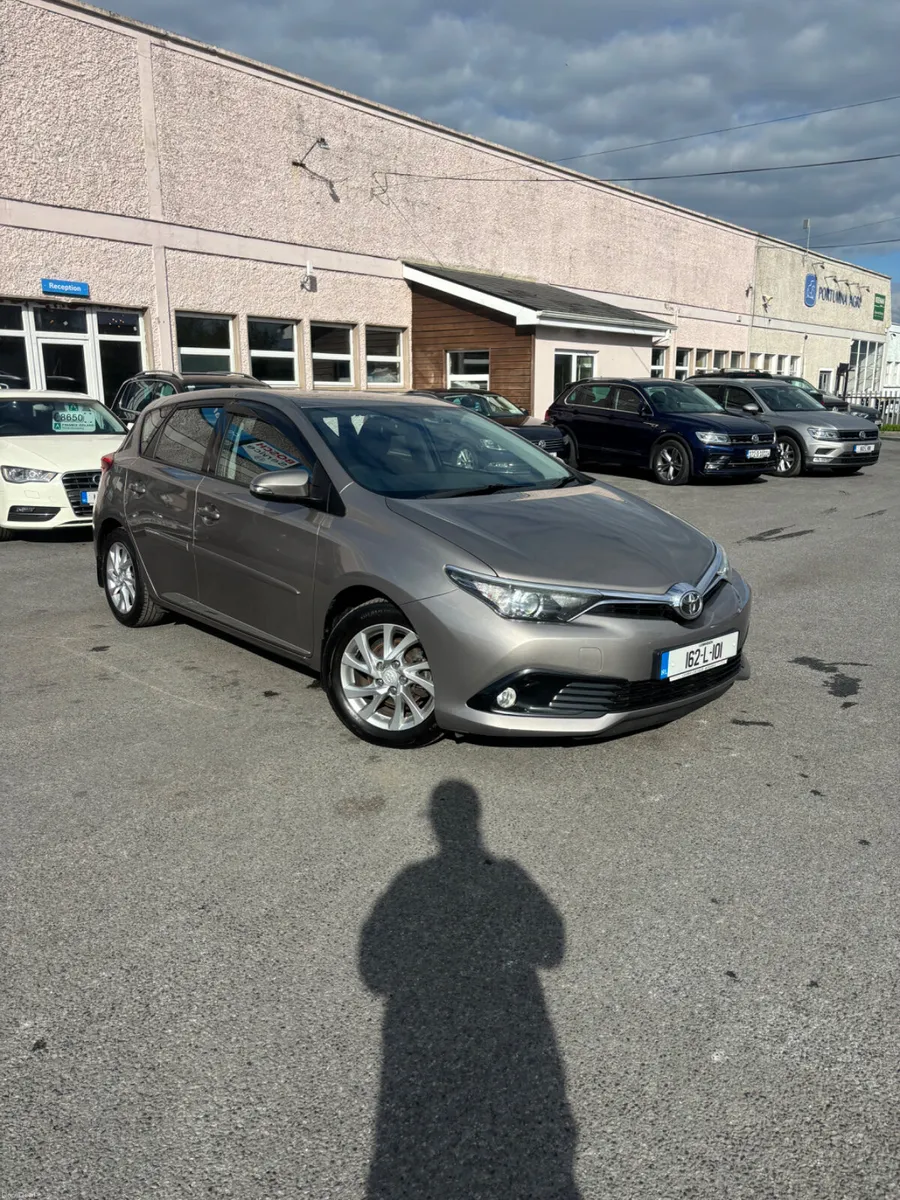 2016 Toyota Auris 1.4 D-4D Aura - Image 3