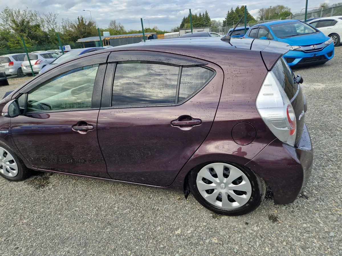 Toyota Aqua 2014 - Image 4