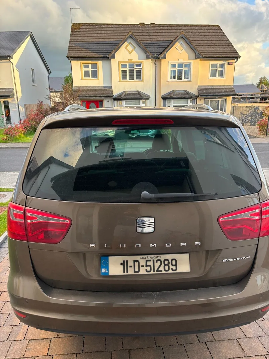 Seat Alhambra 2011 - Image 2