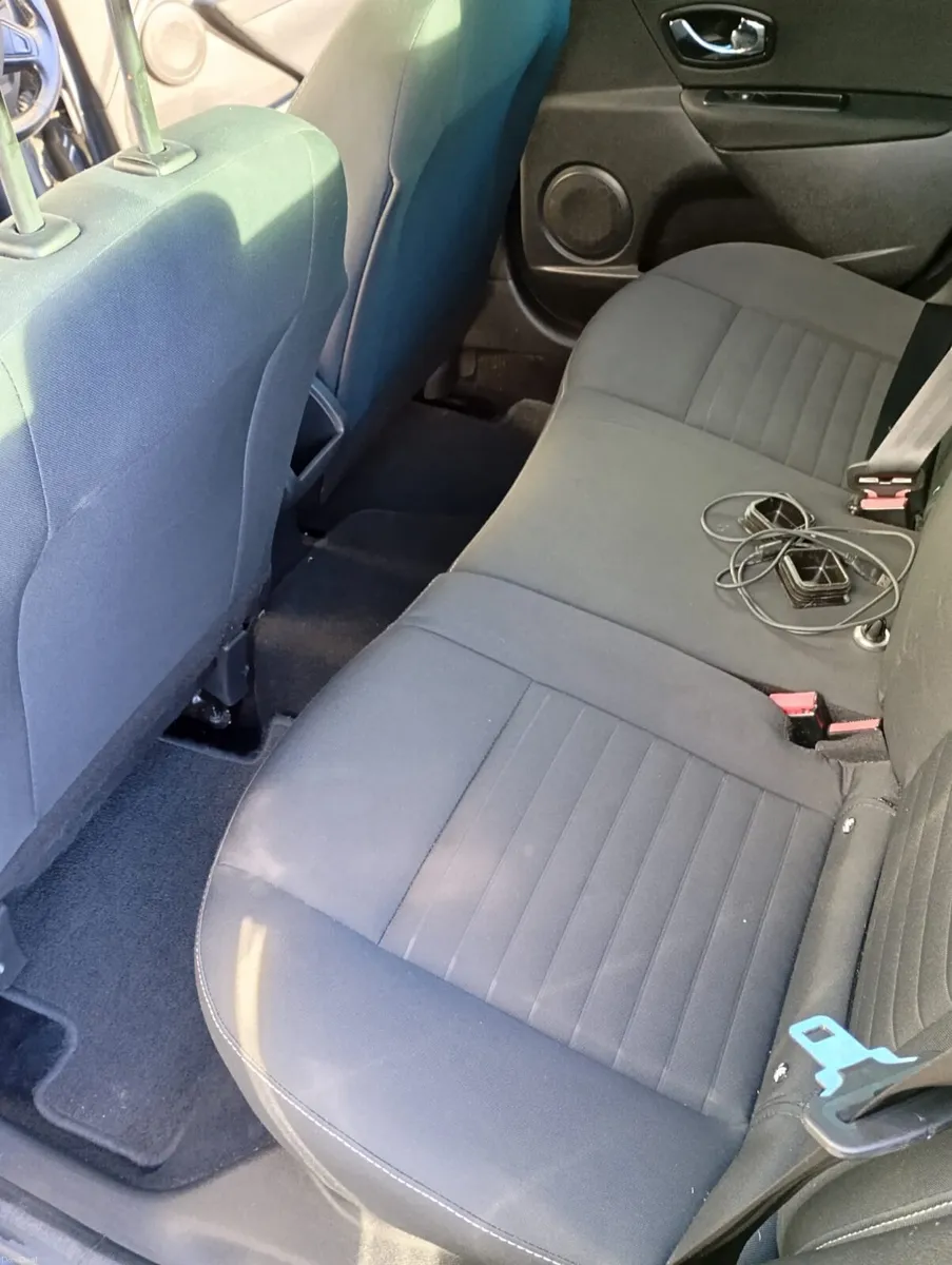 2016 renault megane 1.5 dci estate gray - Image 2