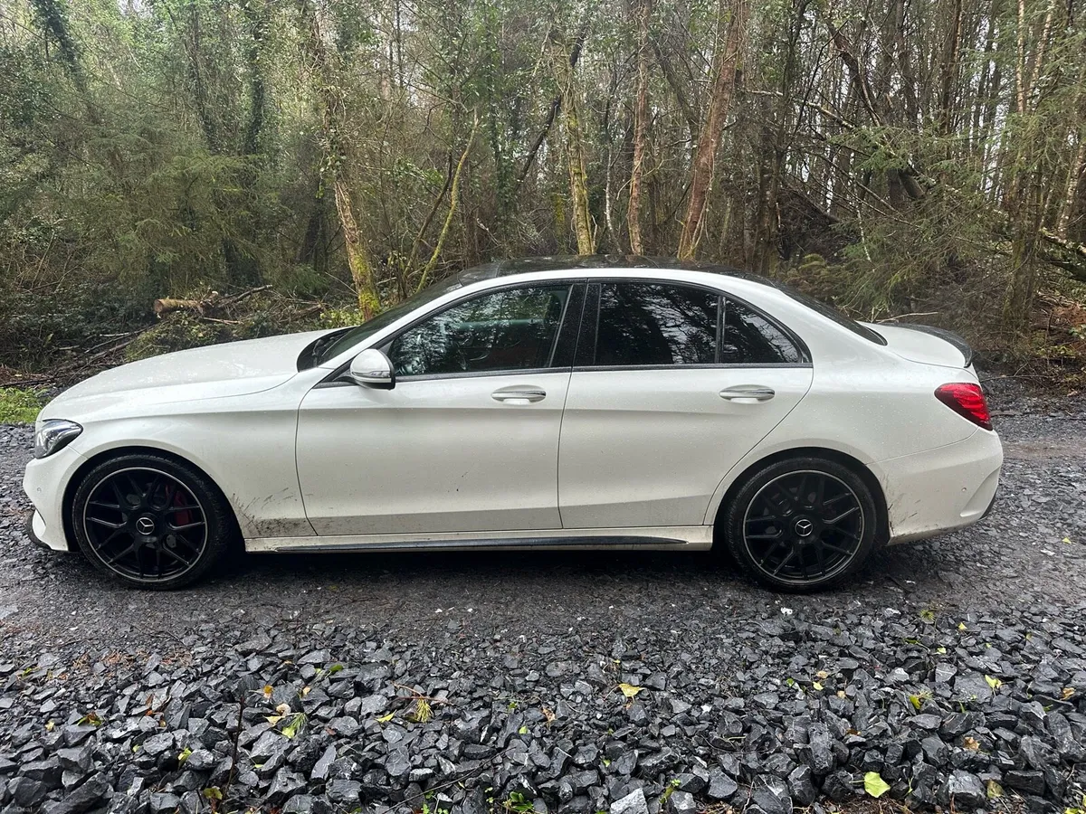 Mercedes 220d amg line premium plus - Image 3