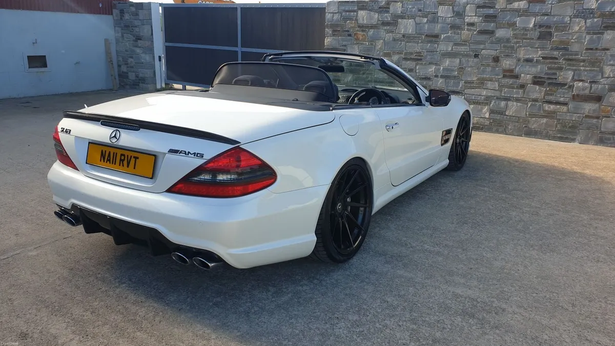 Mercedes-Benz SL63 AMG - Image 4