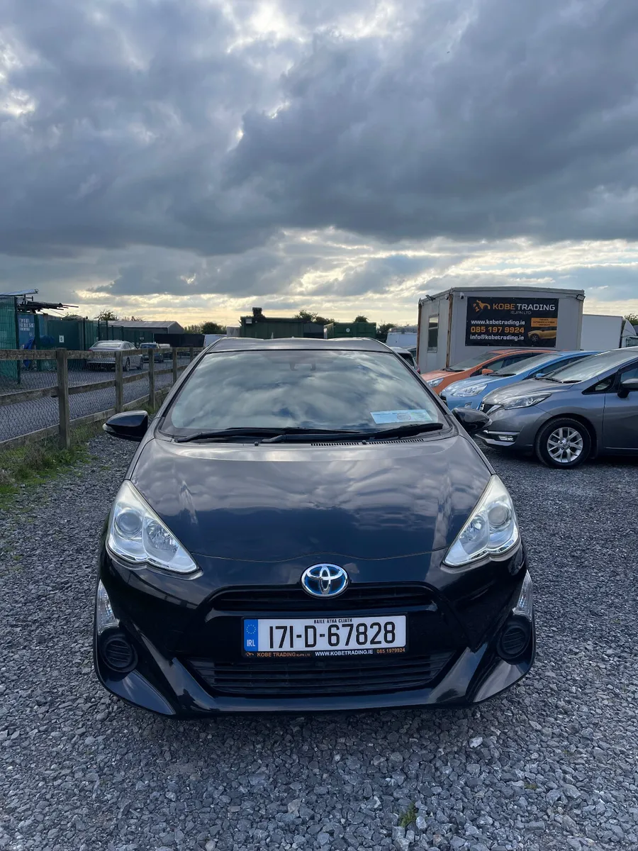 Toyota Aqua 2017 Push start Excellent condition - Image 4