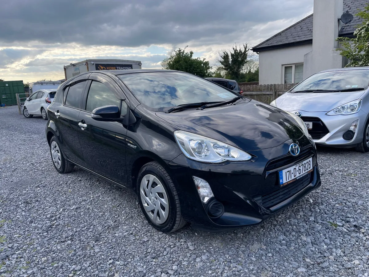 Toyota Aqua 2017 Push start Excellent condition - Image 2