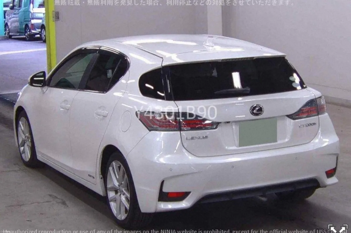 2016 Lexus CT200- lowest milage in market - Image 2