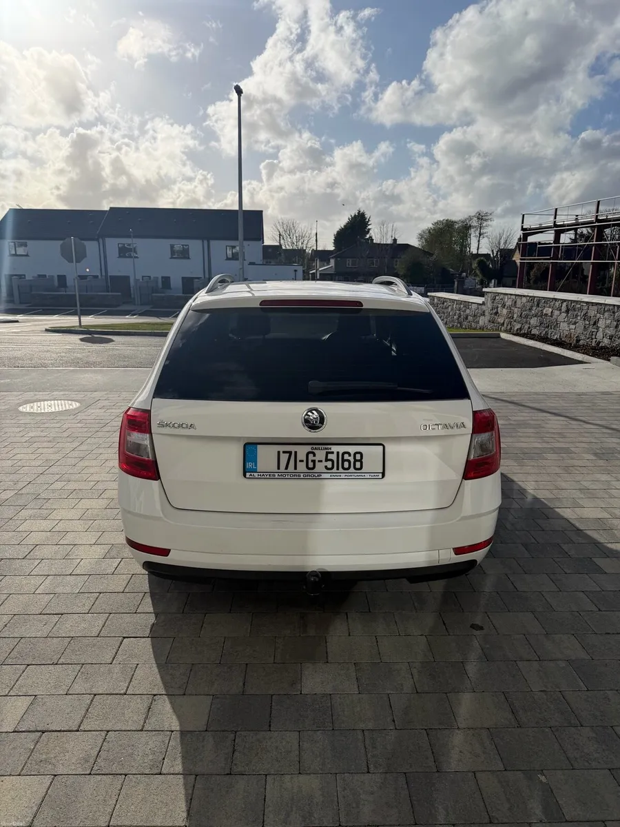 2017 Skoda Octavia - Image 2