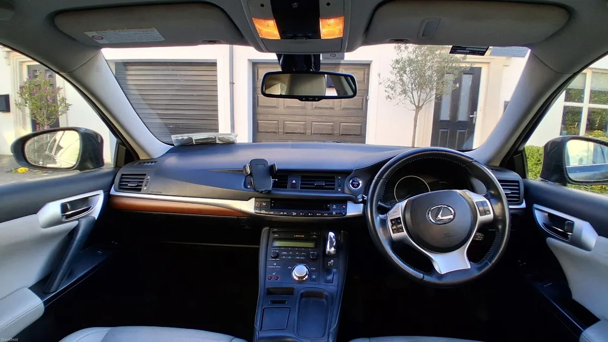 Lexus CT200h 2011 - Image 4