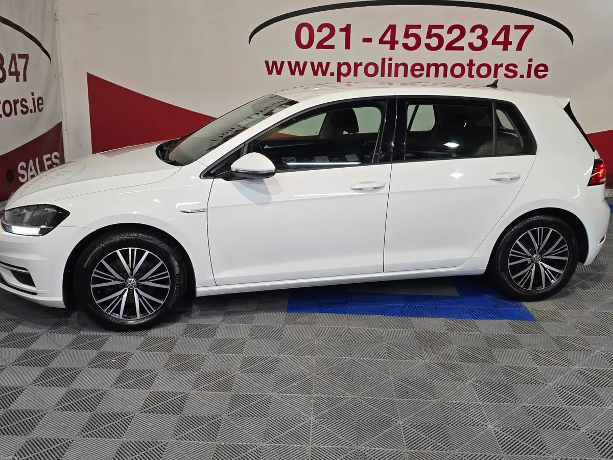VW GOLF EVO 1.5 TSI PETROL MANUAL LIKE NEW - Image 4