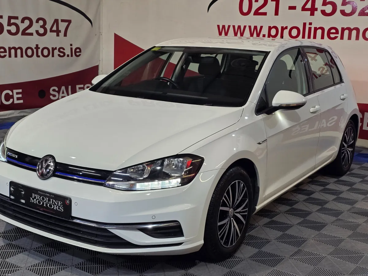 VW GOLF EVO 1.5 TSI PETROL MANUAL LIKE NEW - Image 2