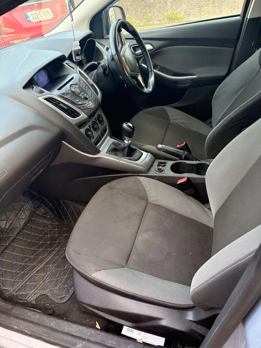 Ford Focus 2012 - Image 2