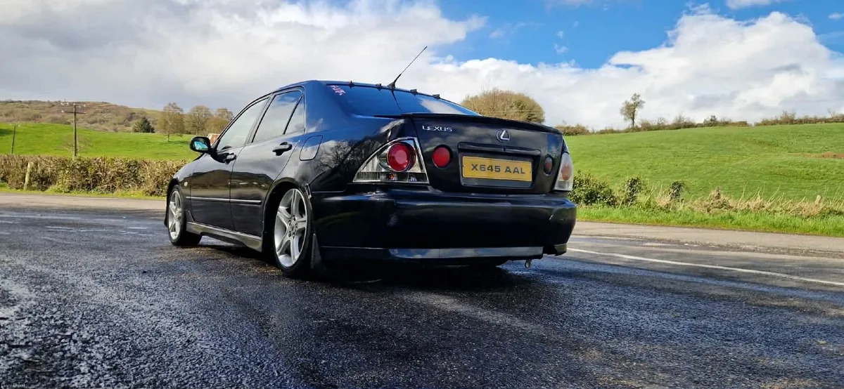 Lexus IS 2000 - Image 3