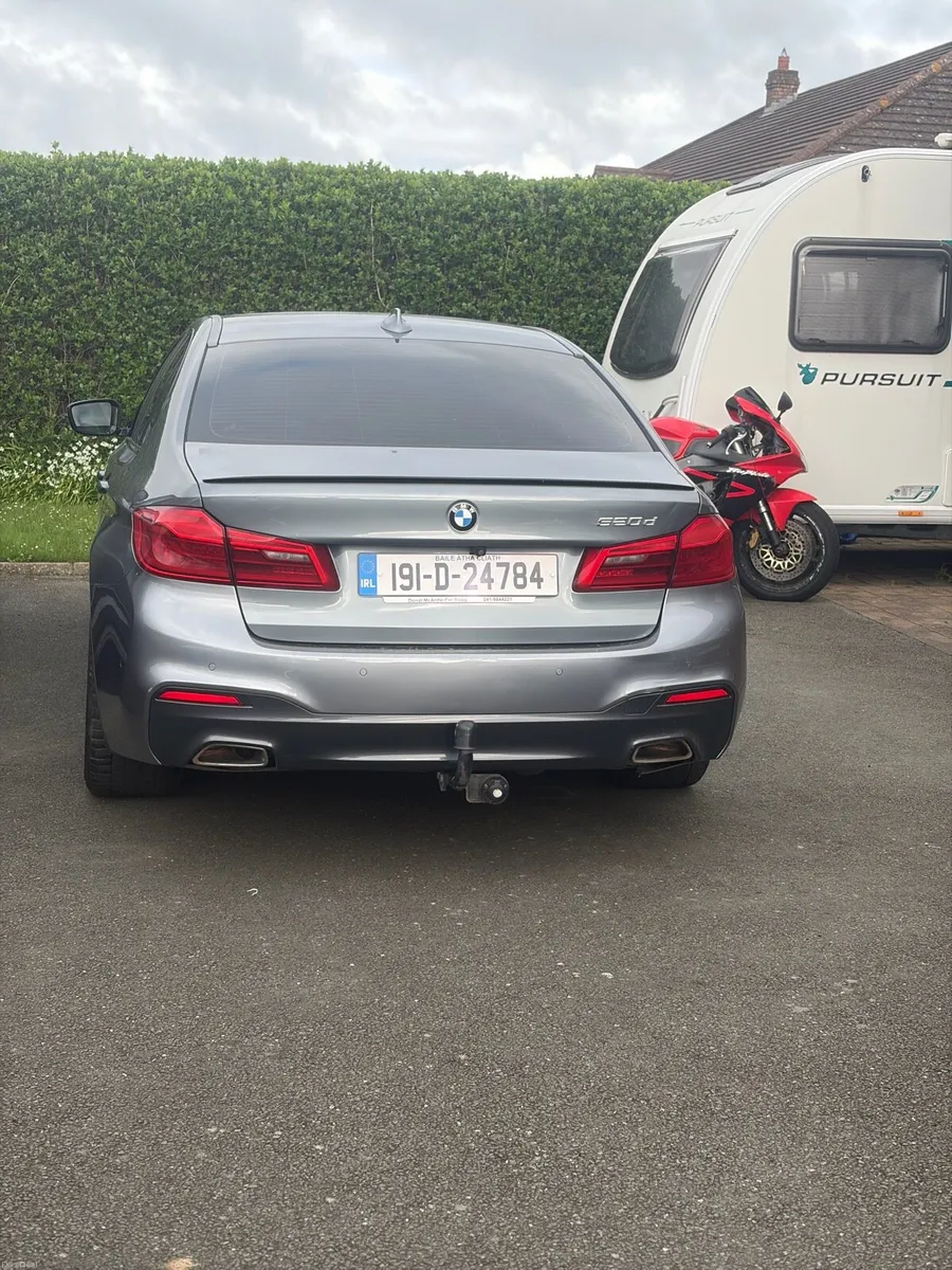 2019 BMW G30 - Image 2