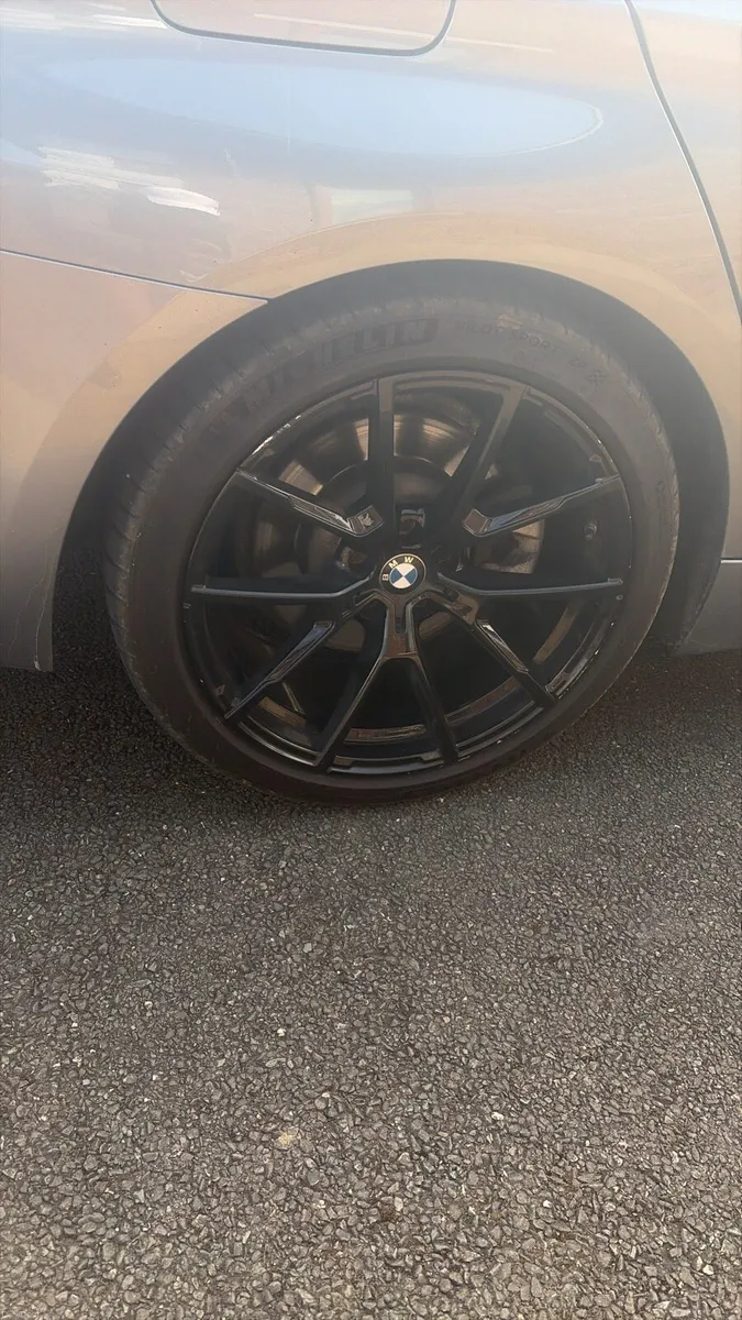 2019 BMW G30 - Image 4