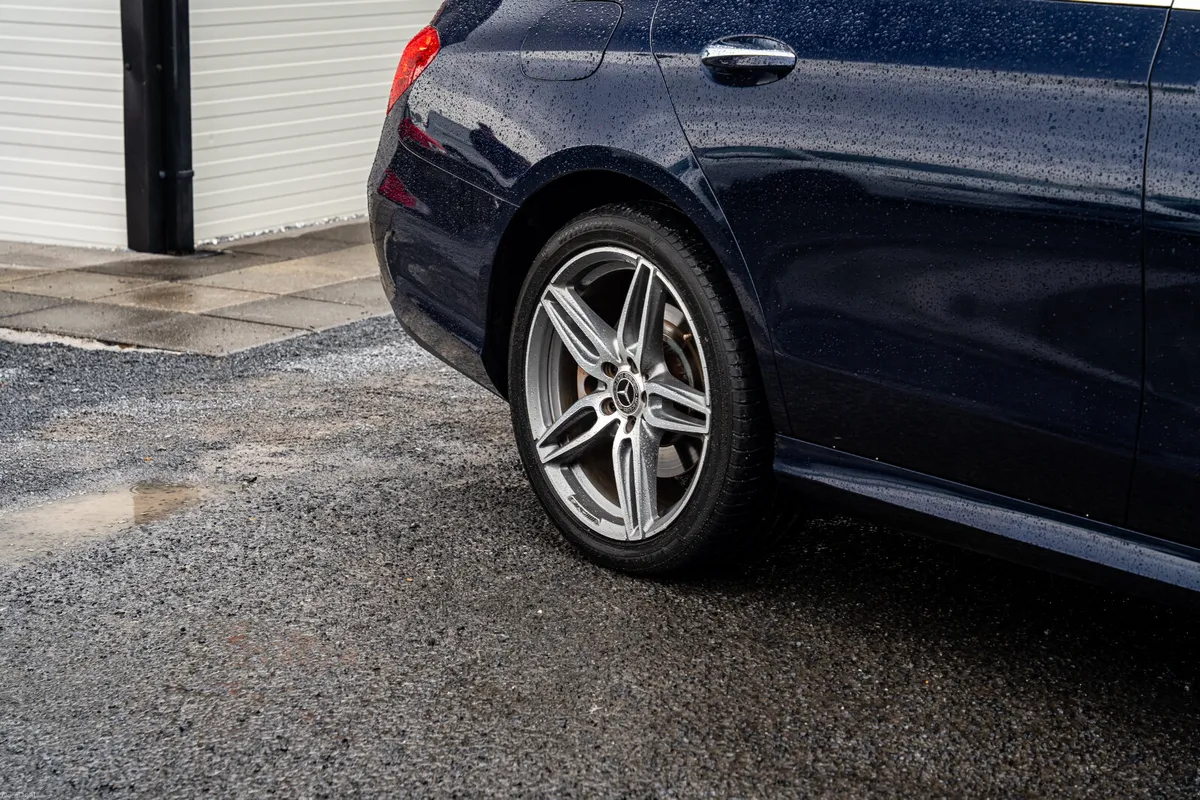 2017 MERCEDES E350E AVANTGARDE HYBRID - Image 6
