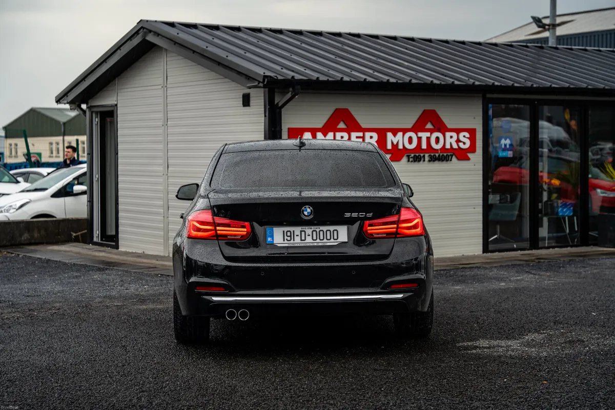 2019 BMW 320D Automatic - Image 4