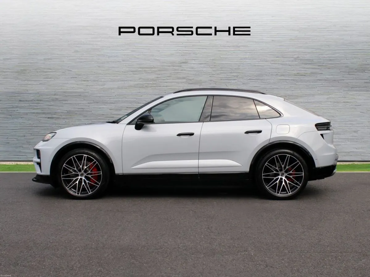 Porsche Macan Turbo - Image 4