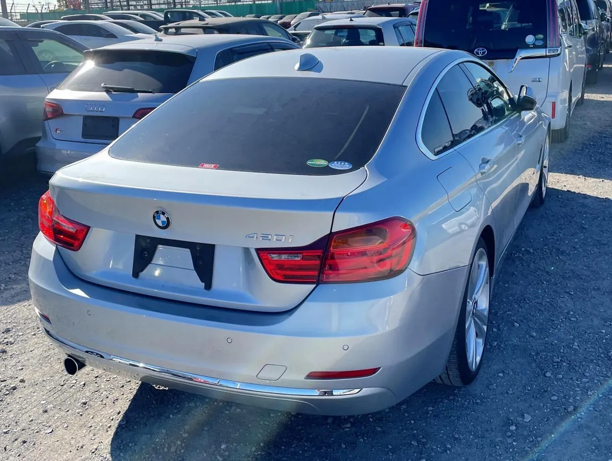 2015 BMW 420i Luxury • Unique • Harman Kardon - Image 3