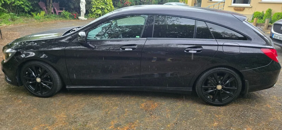 2016 Mercedes CLA200d Urban - Rare colour! - Image 3