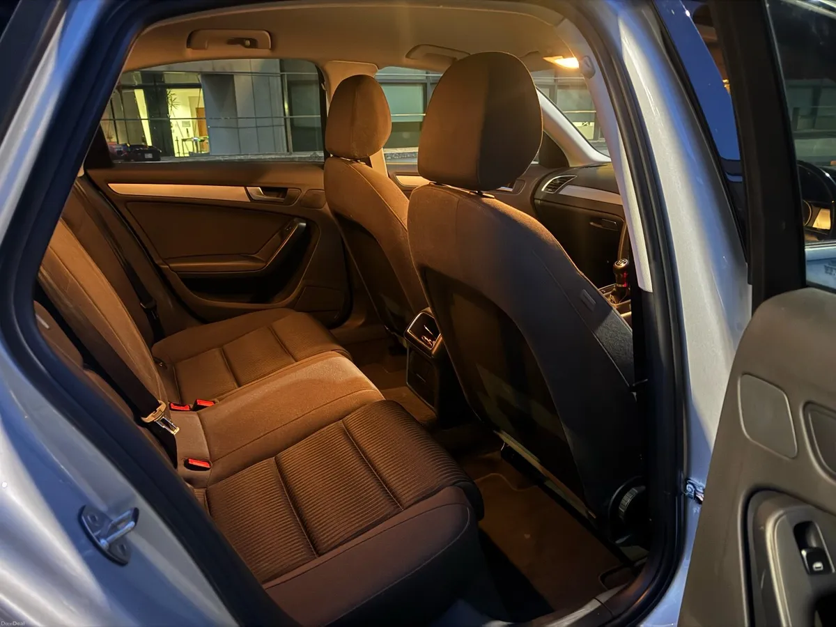 Audi A4 2011 - Image 4