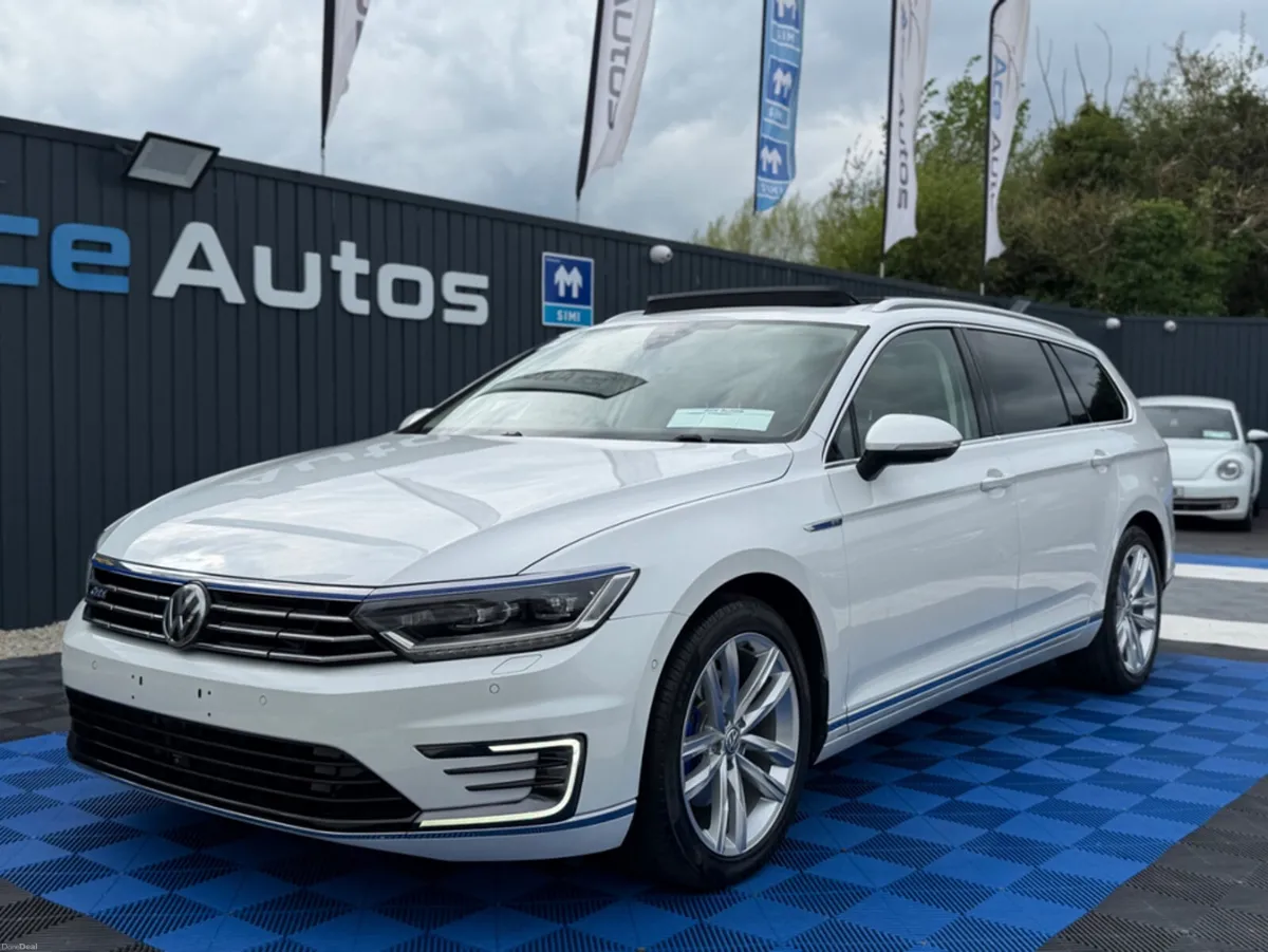 Volkswagen Passat GTE - ADVANCE - 1.4 PETROL HYBRI - Image 2