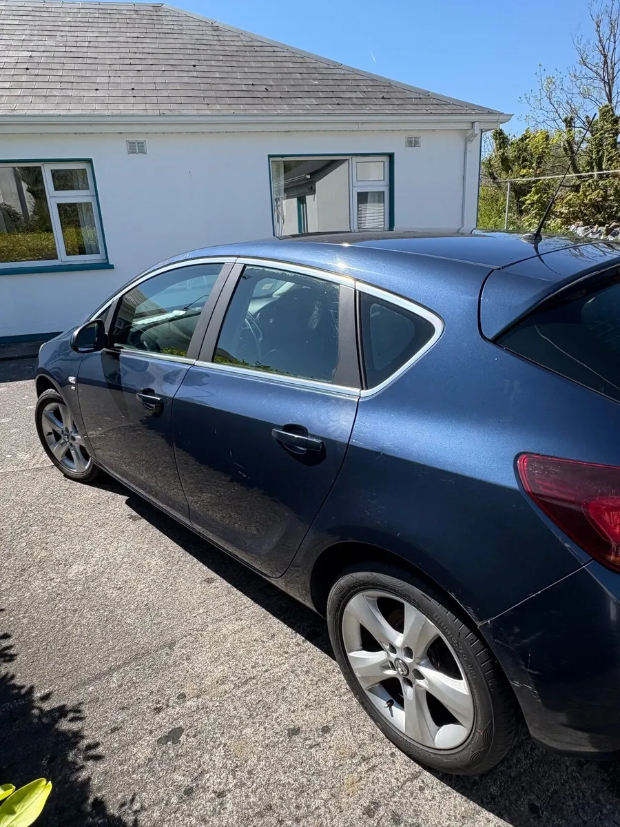 Vauxhall Astra 2012 - Image 3