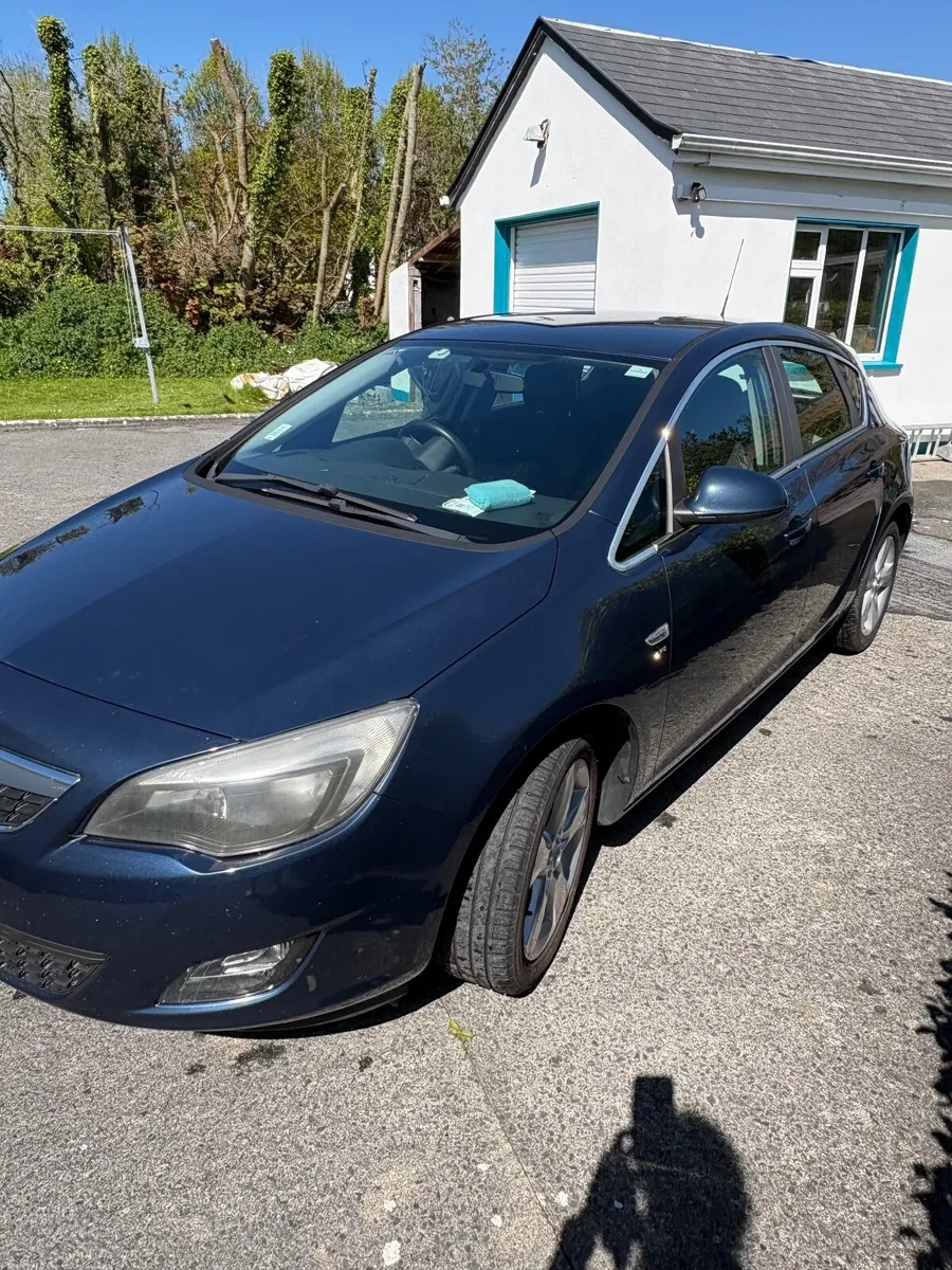 Vauxhall Astra 2012 - Image 1