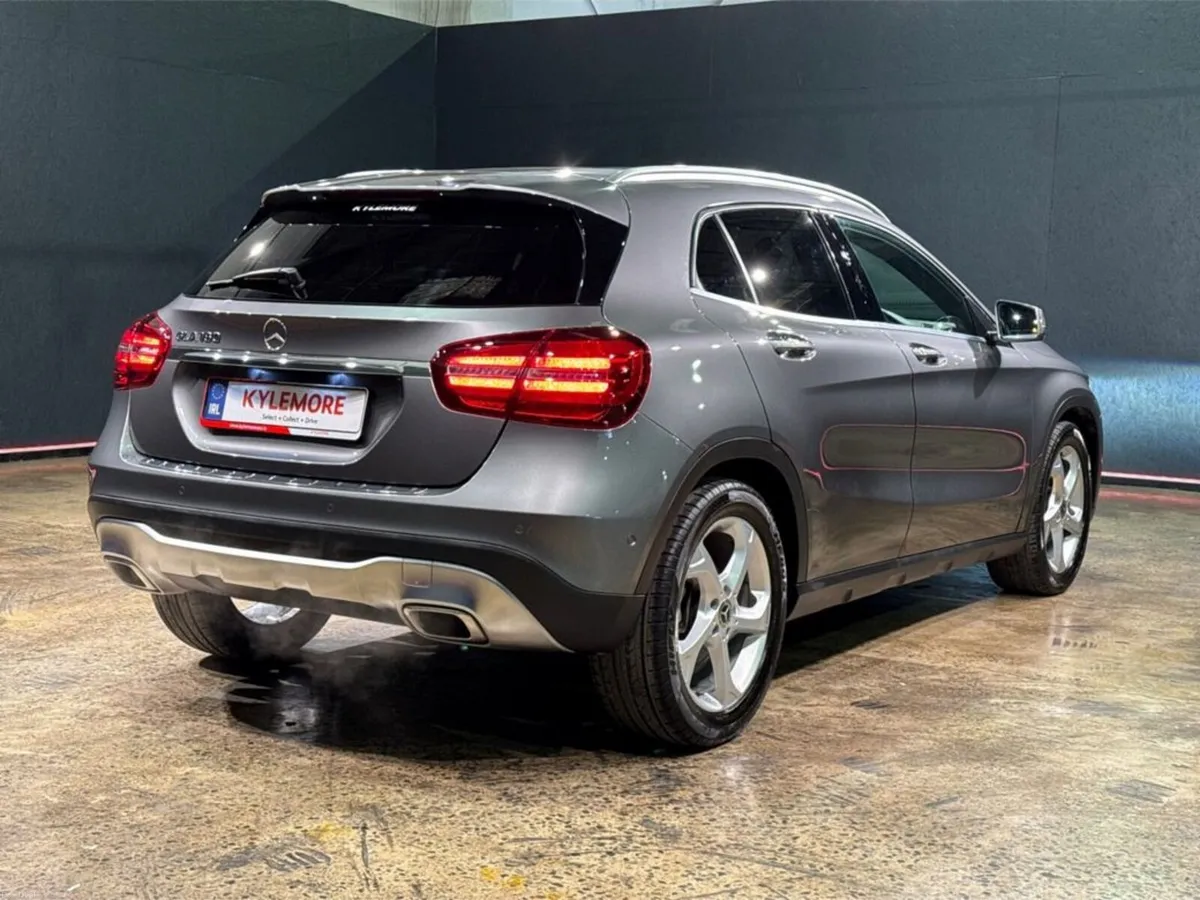 Mercedes-Benz GLA AUTOMATIC 1.6L FULL LEATHER UPHO - Image 3