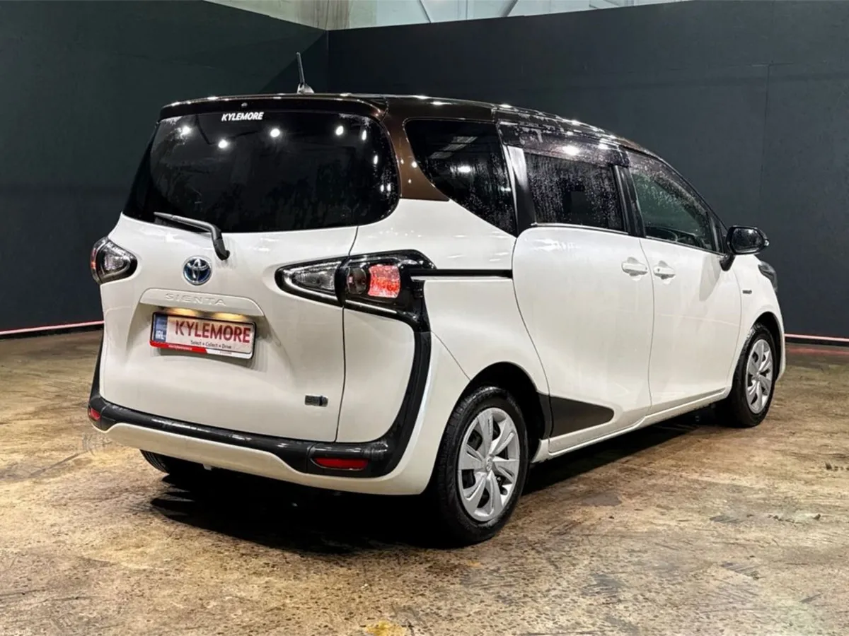 Toyota Sienta 1.5 HYBRID - G PACKAGE - CRUISE CONT - Image 4