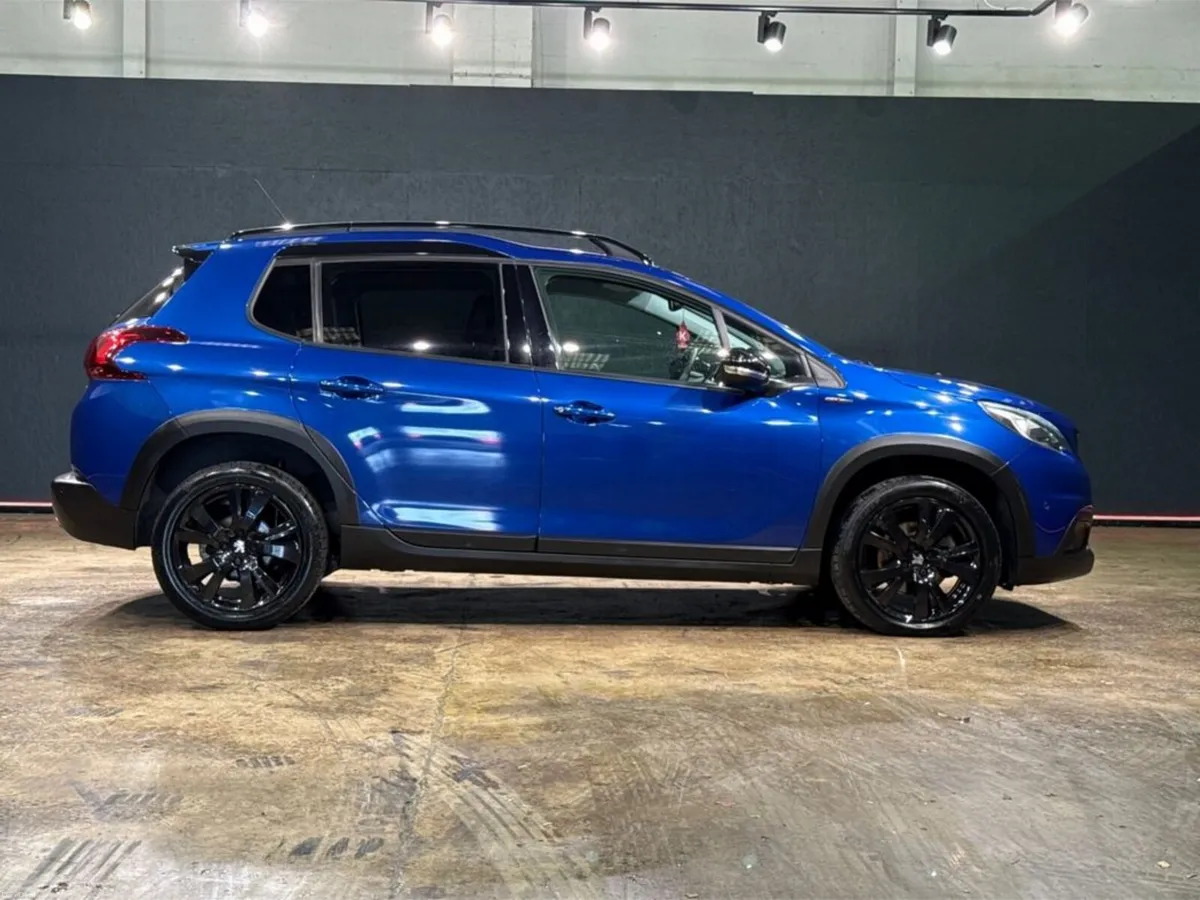 Peugeot 2008 1.2 AUTOMATIC GT LINE BLACK PACK - BL - Image 3