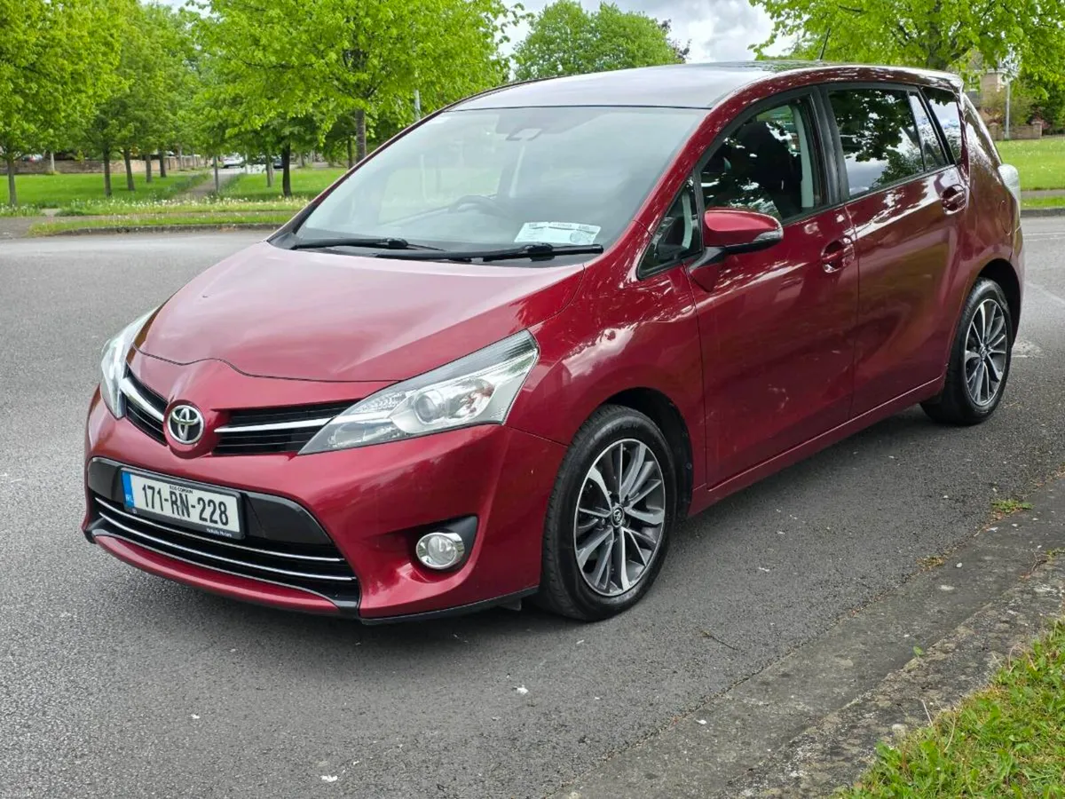 171 Toyota Verso 1.6D Sol Skyview 7 Seater - Image 3