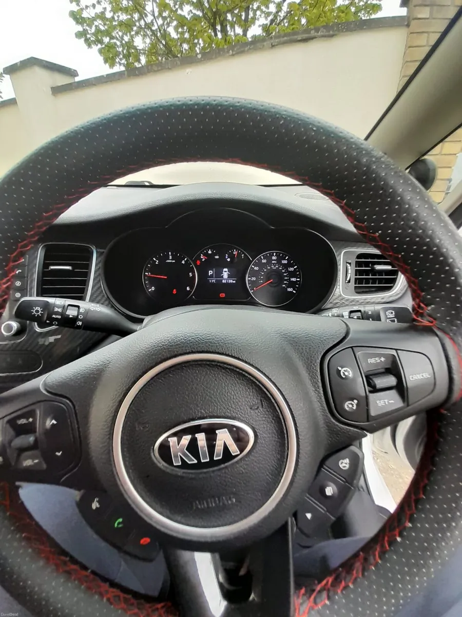 Kia Carents - Image 2