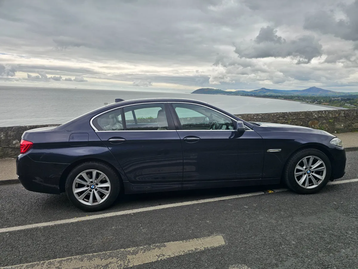 BMW 5-Series 2016 AUTOMATIC - Image 4