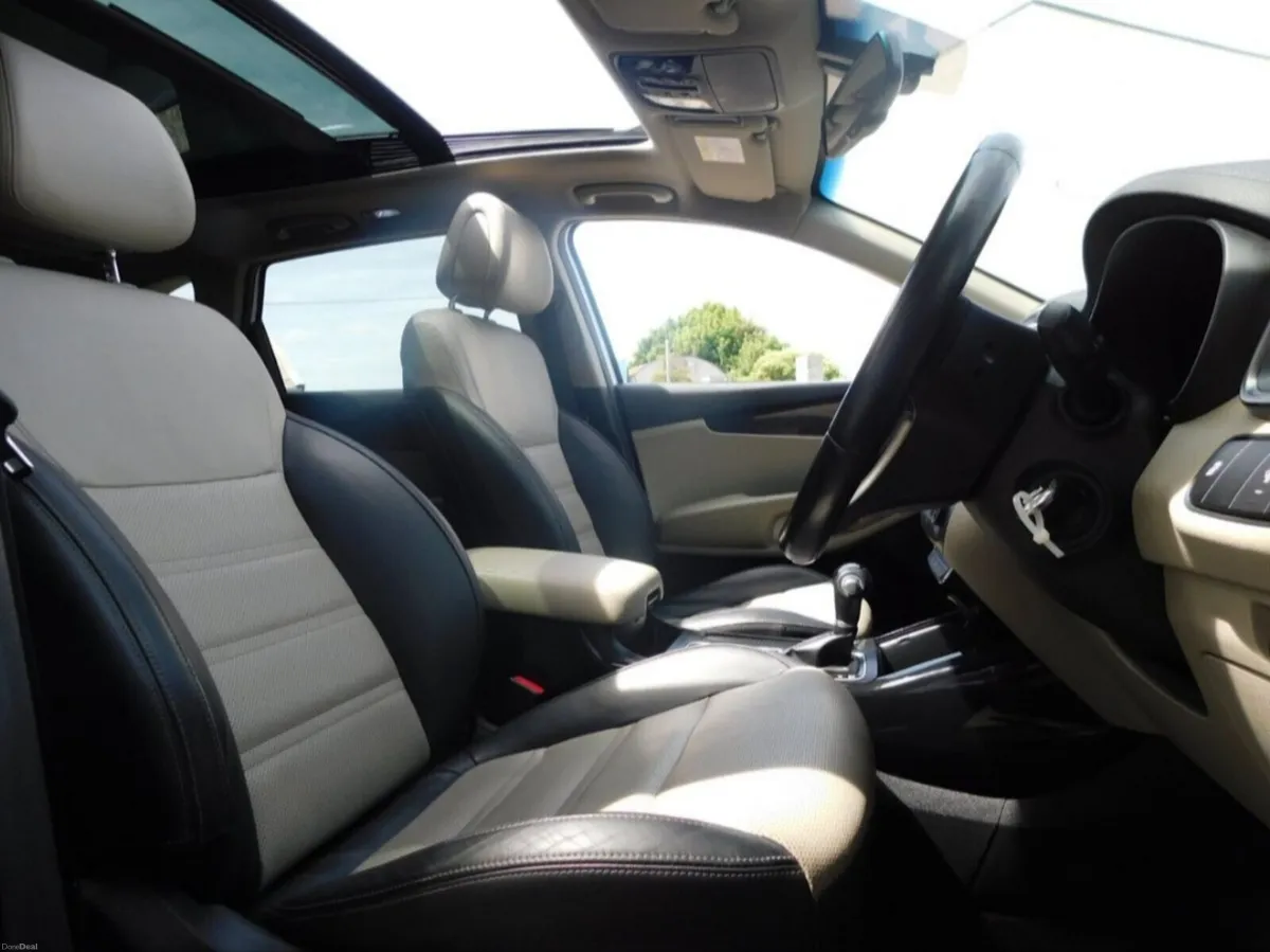 66K KM Auto Kia Sorento Platinum 7-seater Pan Roof - Image 2