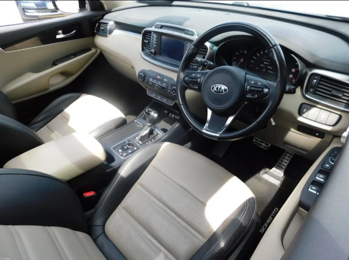 66K KM Auto Kia Sorento Platinum 7-seater Pan Roof - Image 3