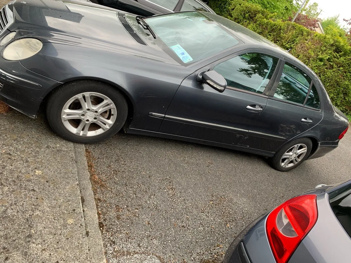 Mercedes E SERIES - Image 1