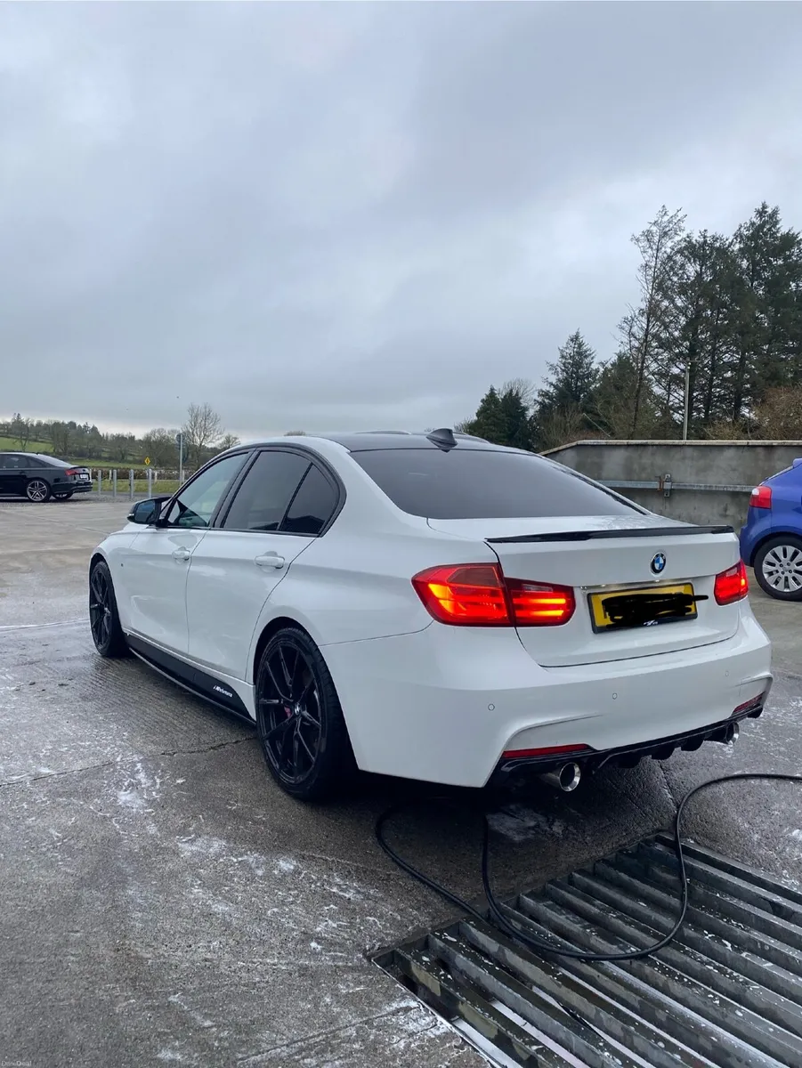BMW 3-Series 2015 - Image 3