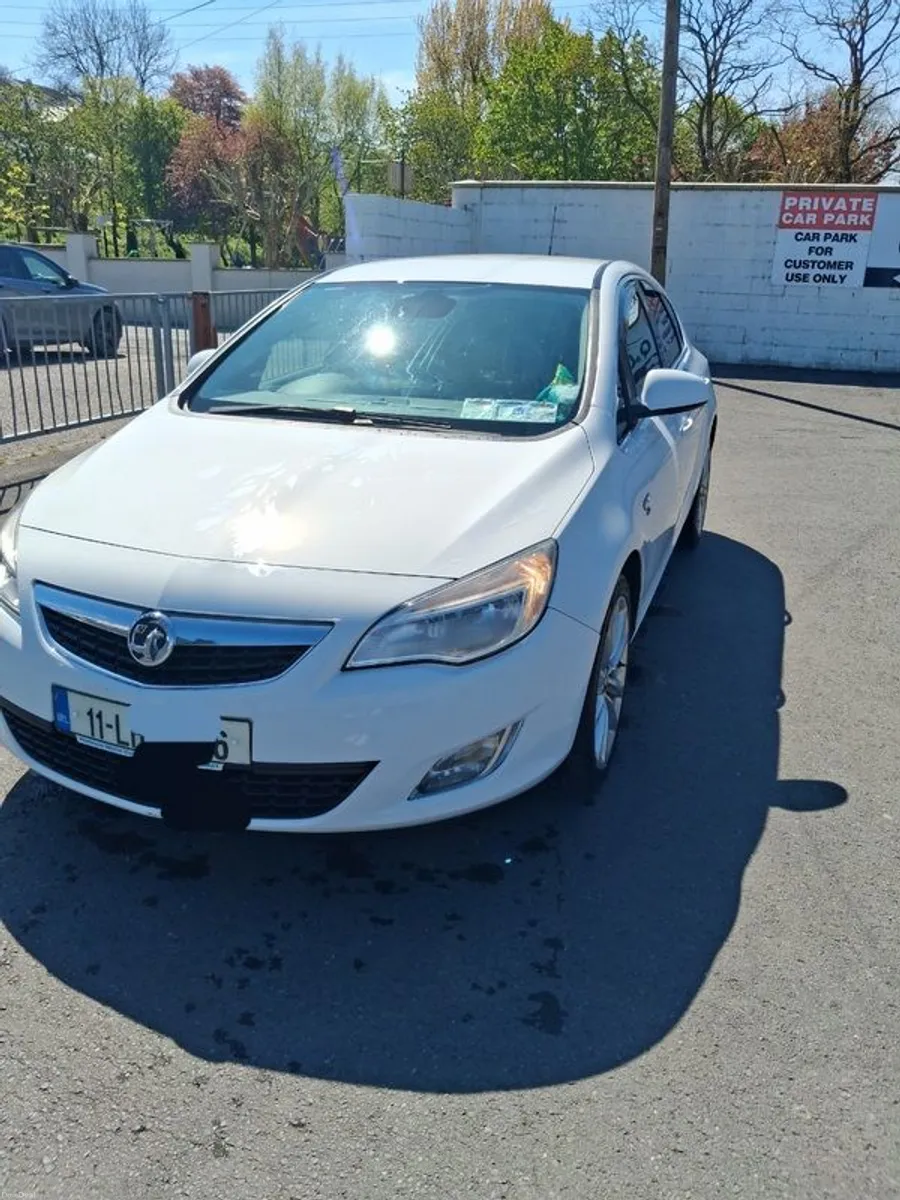 2011 Vauxhall Astra - Image 2