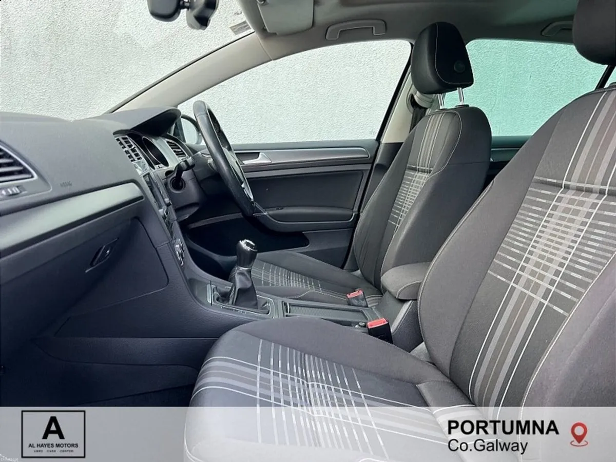 Volkswagen Golf 1.6 TDI  110HP Lounge - Image 4