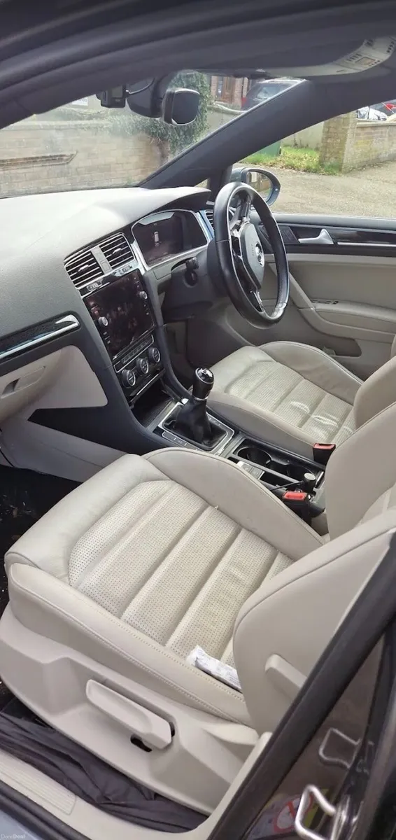 Volkswagen Golf 2020 CREAM LEATHER - Image 3